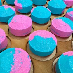 Bubblegum bath bomb